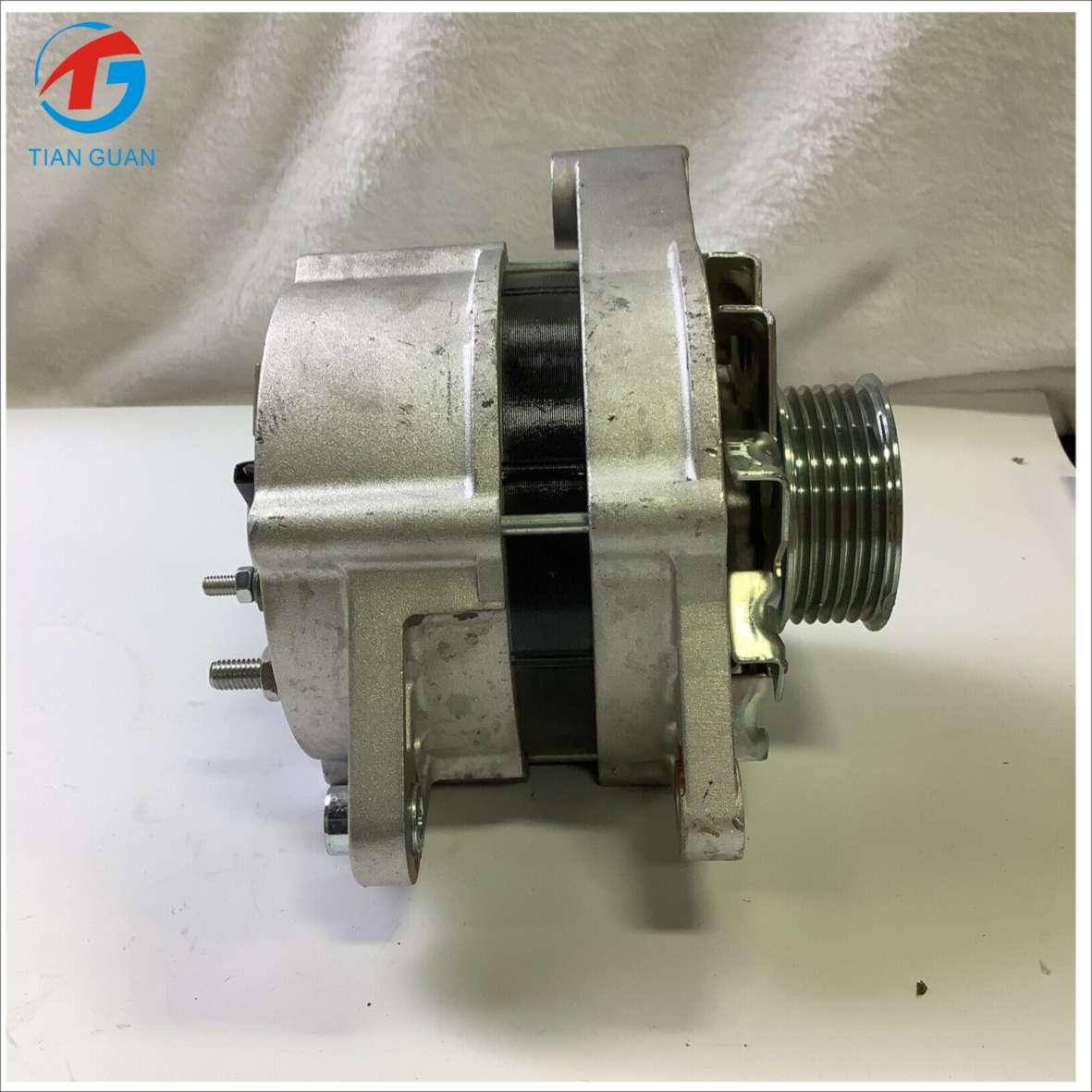 Bobcats new model alternator  11.204.629   11.204.986   AAK4653   AAK4917   IA1616(图2)